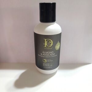 Design Essentials Almond & Avocado Leave-In Conditioner Curly Hair